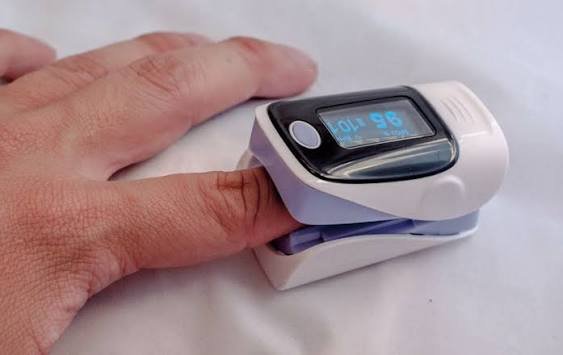 Medical-Grade Fingertip Pulse Oximeter