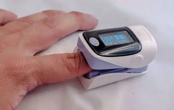 Medical-Grade Fingertip Pulse Oximeter