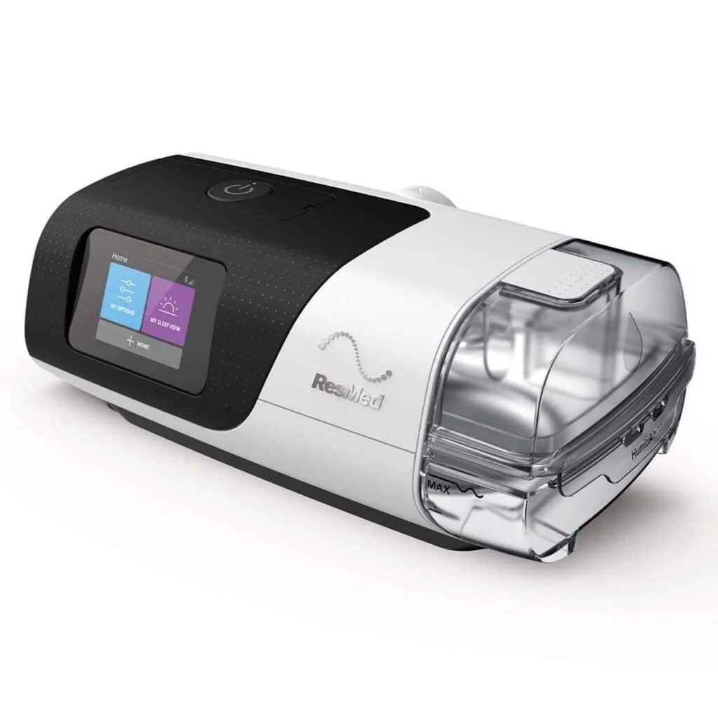 Digital BiPAP machine with humidifier for rent displaying IPAP and EPAP pressure settings for patient respiratory care in Karachi and Punjab