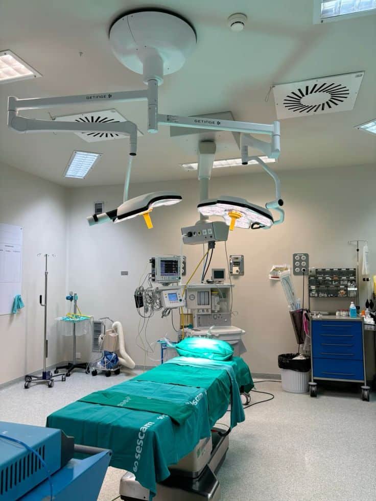 Complete home ICU setup equipment list including patient monitor, ventilator, electric hospital bed, and oxygen concentrator in Lahore